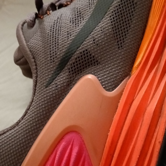 Nike Shoes - Ladies size 8 Nike Free Run